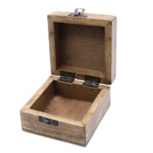 Alternative view of Balinto mango medžio dėžutė su slavų raižiniais