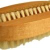 Nagai skirtas šepetėlis „Serious Nail Brush“ – natūralaus Hemu ir šerno šerių prisilietimas