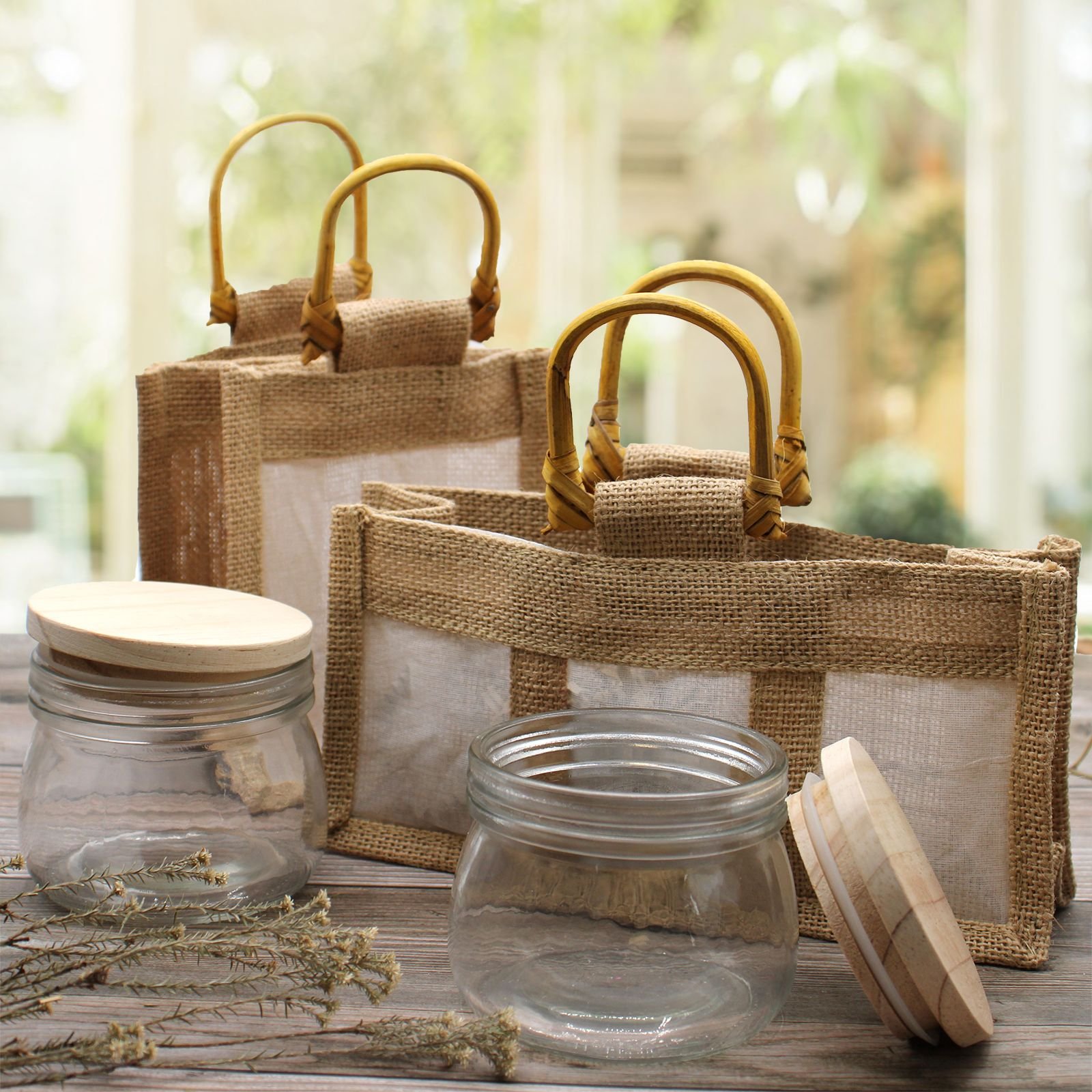 Dovanų krepšelis „Three Jars“ – natūralus džiuto žavesys trims stiklainiams - Image 3