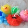 Plaukų gumelės „Squeaky Toy Scrunchies“ – žaismingas 5 vnt. rinkinys kasdieniam ritualui