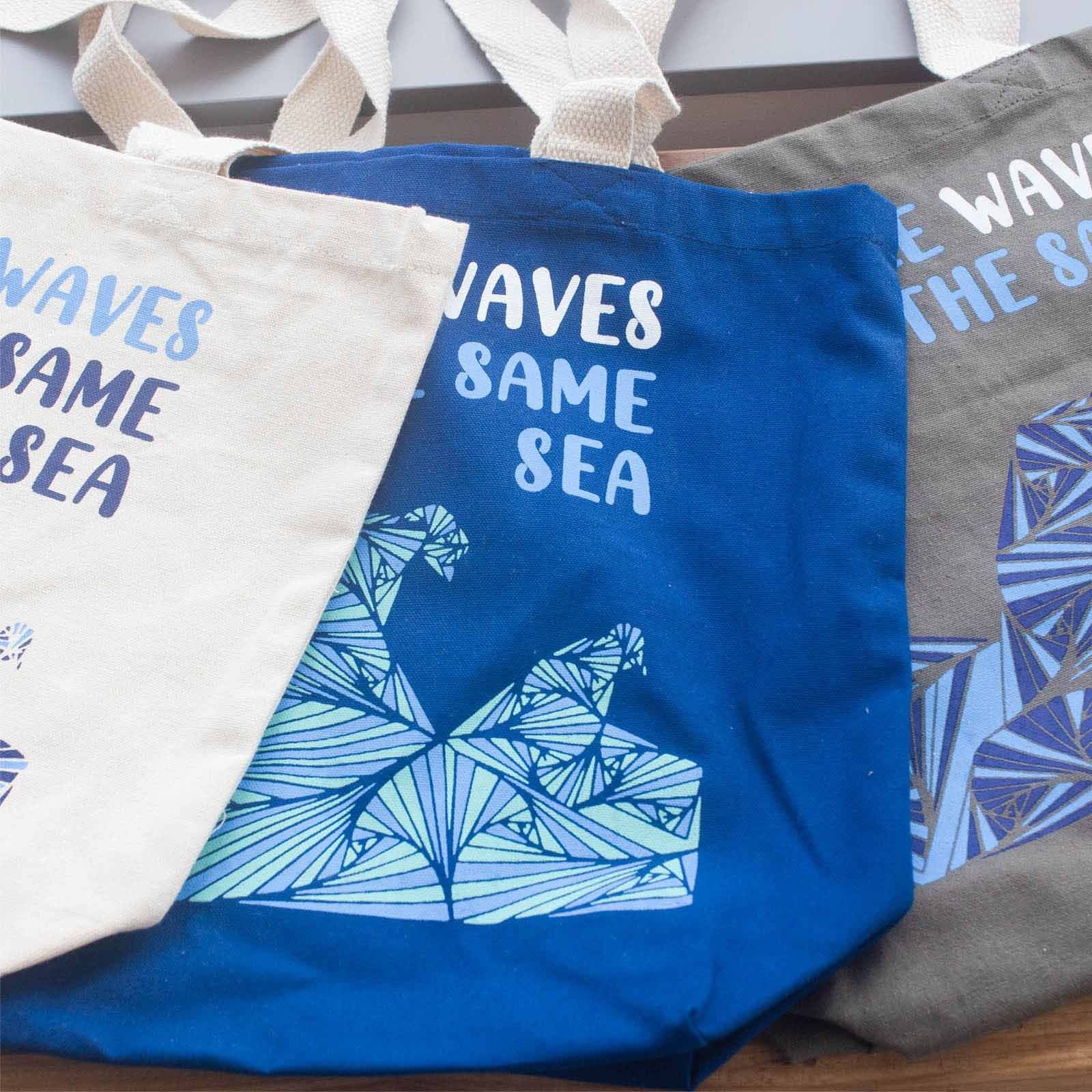 Alternative view of Margintas medvilninis krepšys „We are Waves“ – pilko kasdienybės ritualo lengvumas