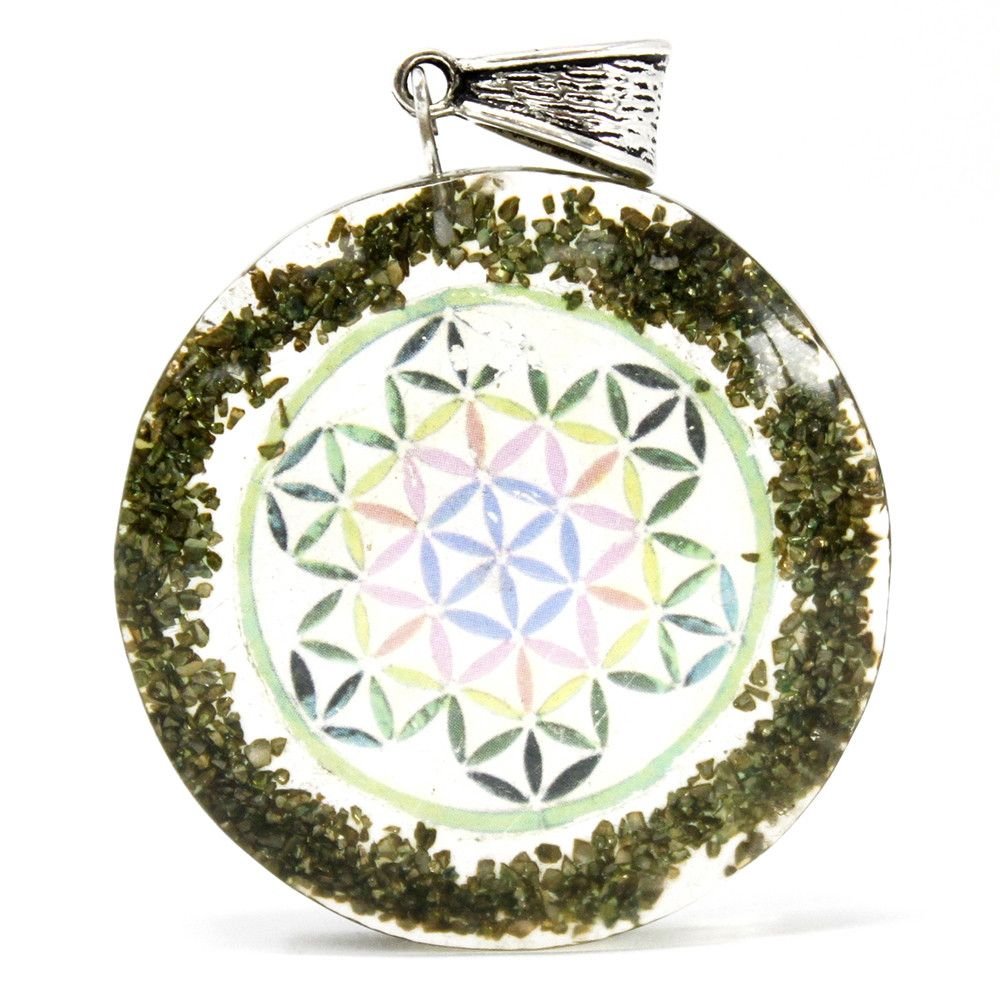 Orgonito galios pakabukas „Greenstone Mandala“ – žalios ramybės talismanas