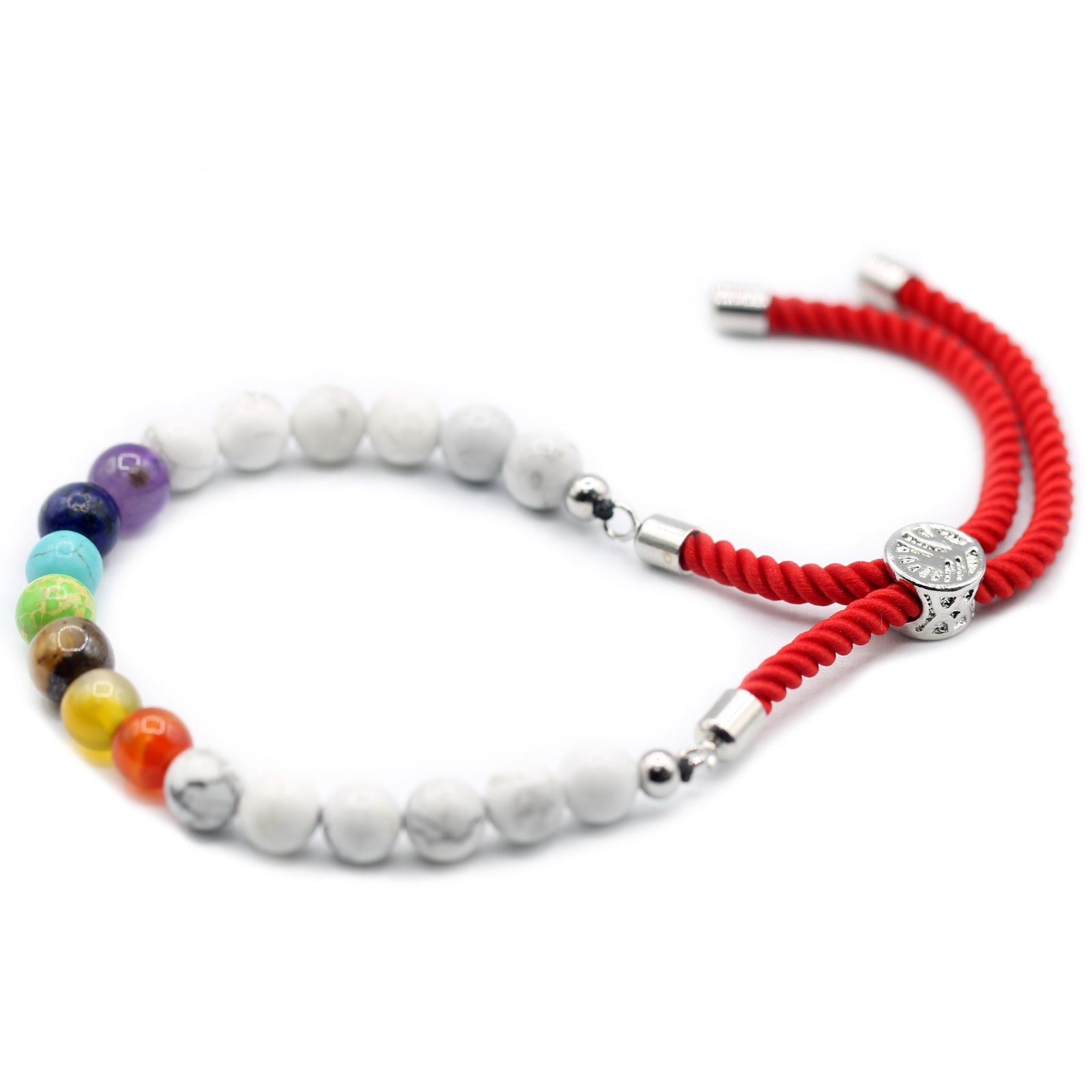 Brangakmenių apyrankė ant virvelės „White Howlite Chakra“ – raudono siūlo ir sidabro spindesys