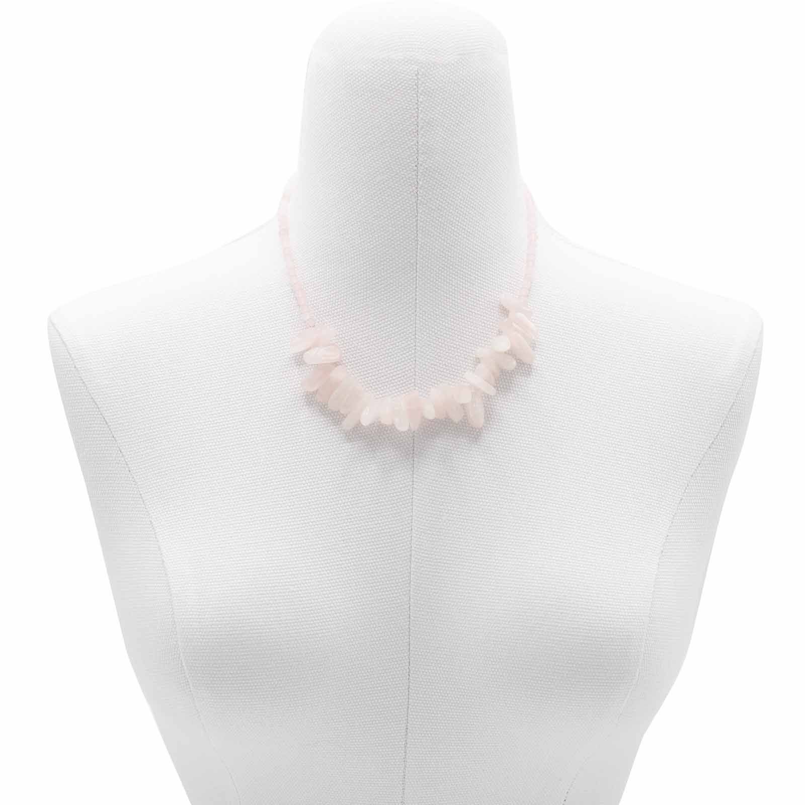 Alternative view of Ilgas brangakmenių vėrinys „Rose Quartz“ – švelnios šviesos papuošalas