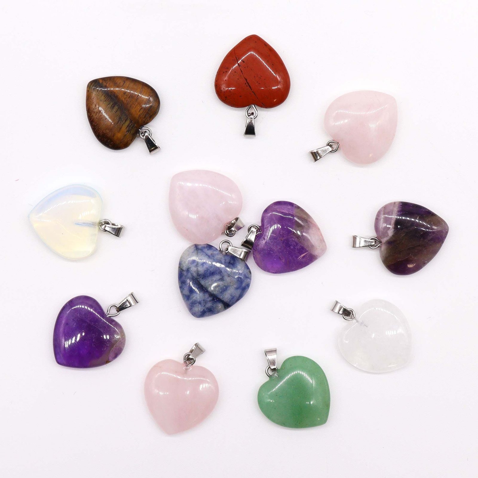 Širdelės formos brangakmenių pakabukai „Gemstone Heart Pendants“ – 12 vnt. subtiliai magiškam įvaizdžiui