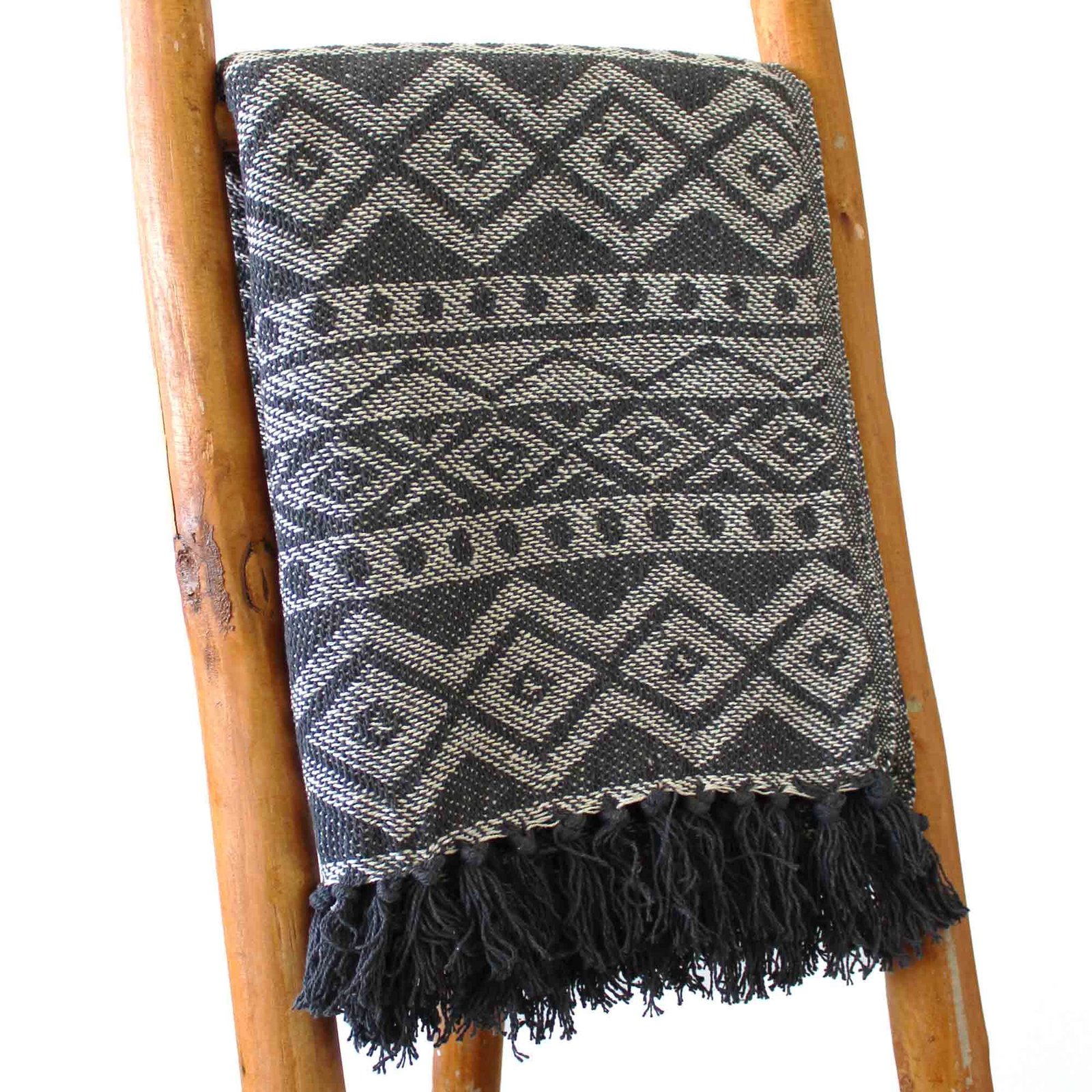 Boho užklotas „Grey Geometric“ – pilko rašto jaukumas namų ritualams
