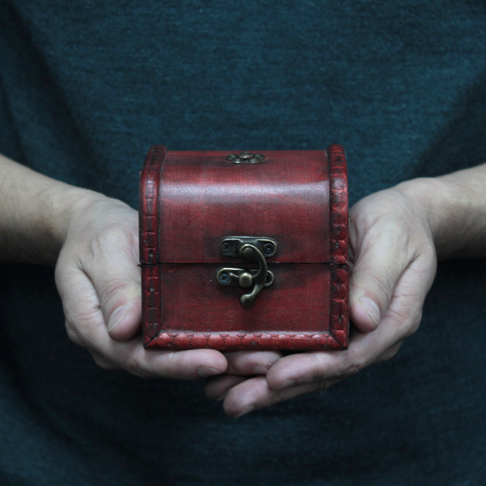 Alternative view of Maža klasikinė dėžutė „Small Classic Chest“ – vintažinio jaukumo slėpinys