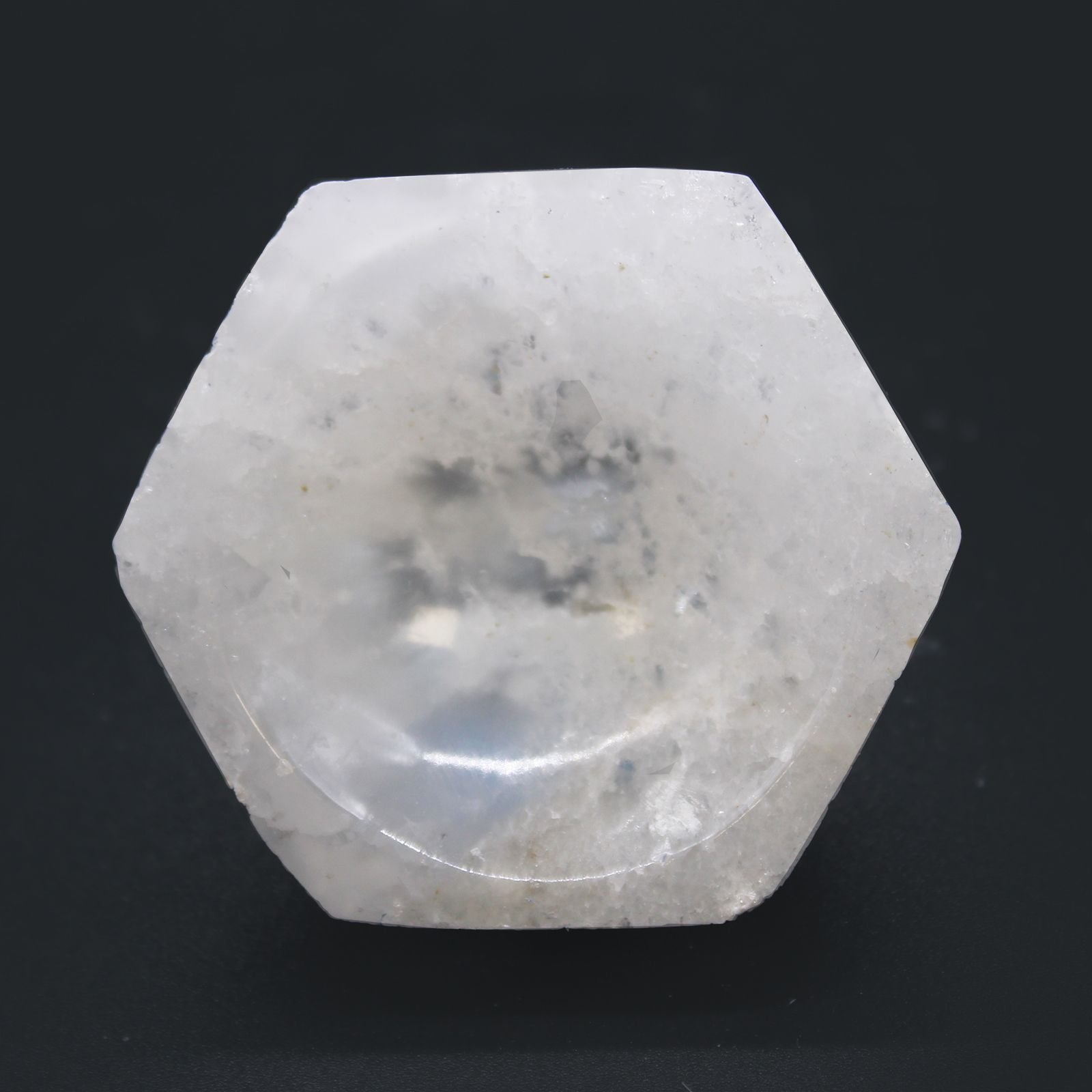 Alternative view of Selenito dubenėlis „Hex“ – 6 cm šviesos ir ramybės akcentas