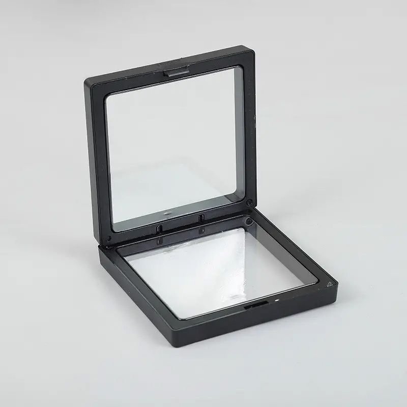 Magiškas 3D plūduriuojantis rėmelis 11x11 cm – juodas elegancijos prisilietimas