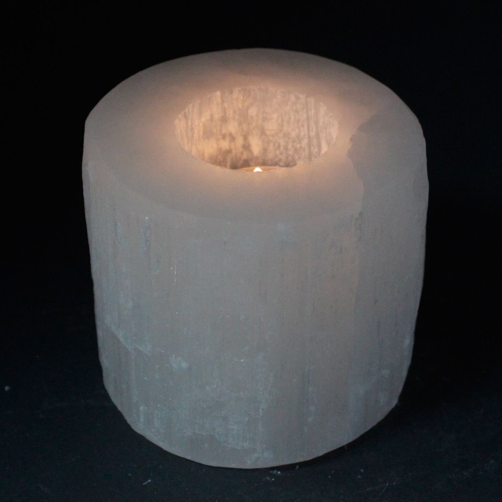 Alternative view of Selenito žvakidė „Cylinder“ – 8 cm šviesos ir ramybės akcentas