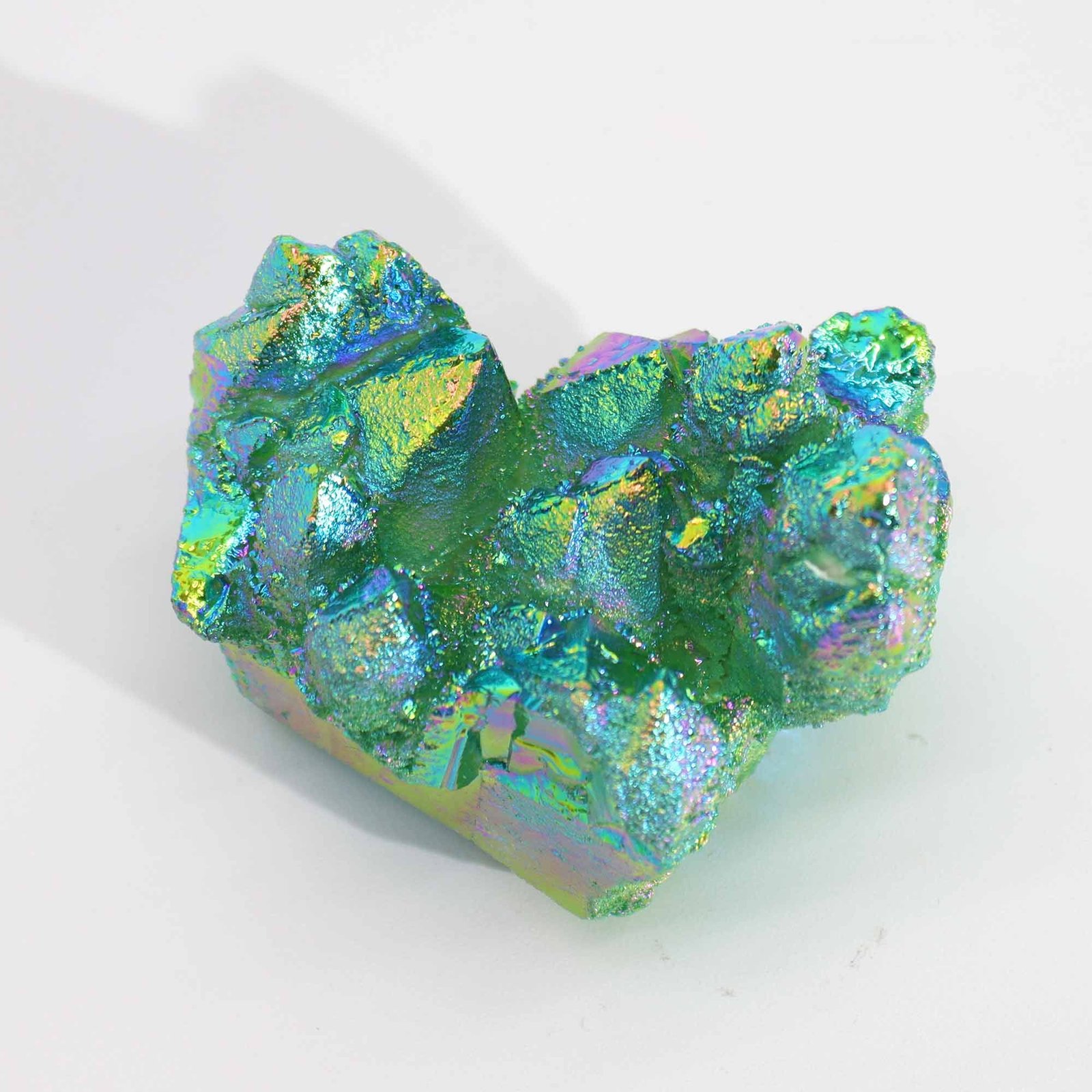 Alternative view of Neapdorotas kvarco geodas „Aura Green Flame Quartz“ – žalios liepsnos kristalo paslaptis