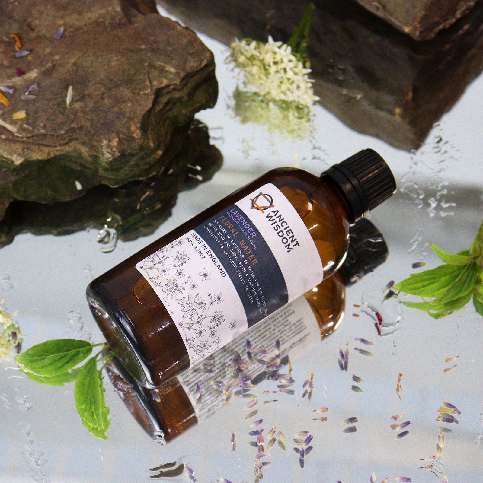 Alternative view of Levandų hidrolatas „Lavender“ – švelnus gėlių vandens ritualas namų ramybei, 100 ml