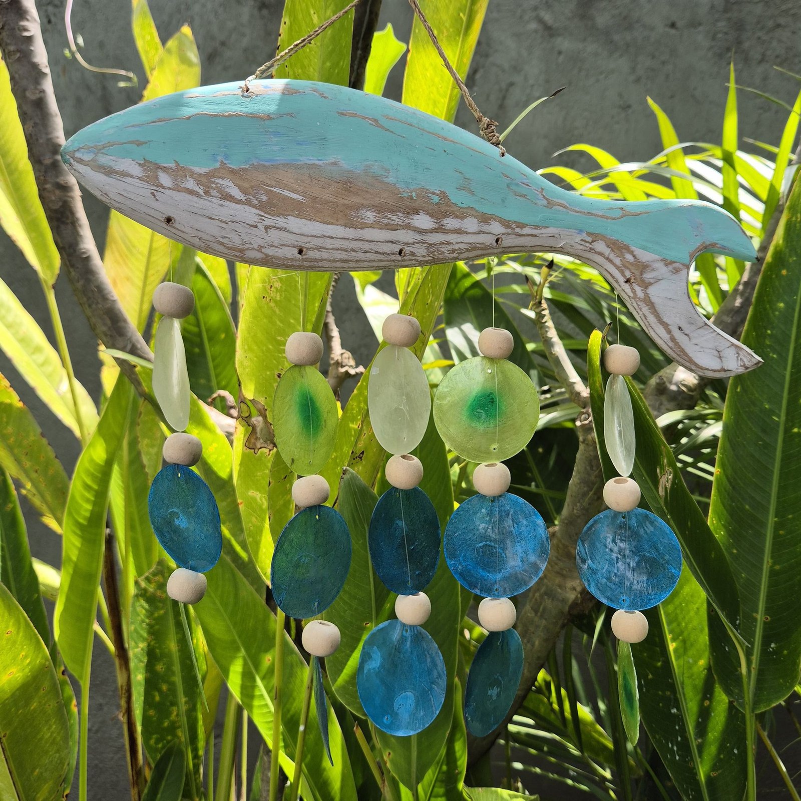 Alternative view of Pakabinamas mobilus dekoras „Aqua Fish Carving and Copis Drop“ – rafijos ir dreifuojančios medienos lengvumas